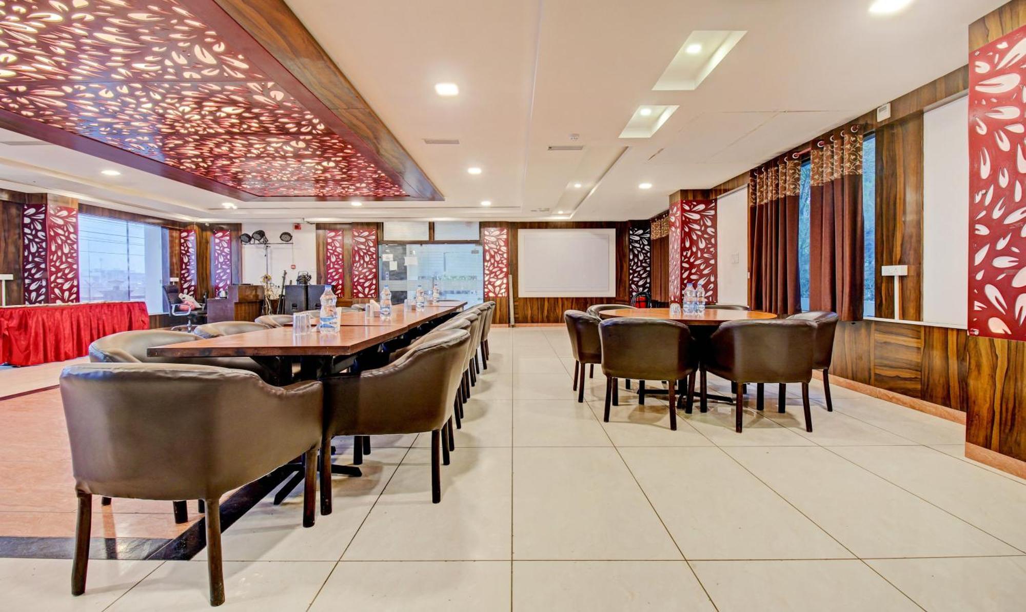 Treebo Silver Grand New Agreement Lucknow Eksteriør billede