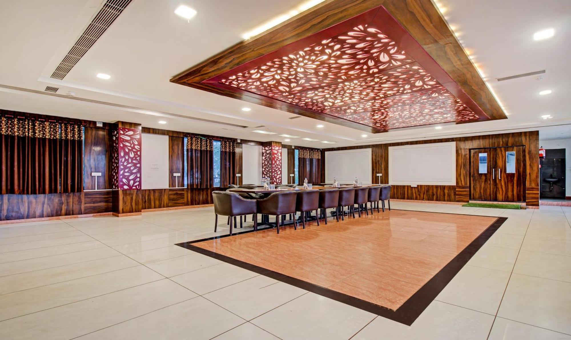 Treebo Silver Grand New Agreement Lucknow Eksteriør billede